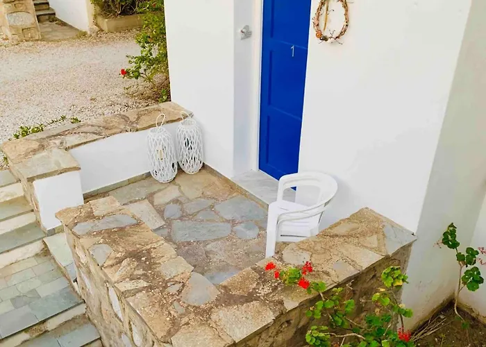 Limni No 1 In Peaceful Poseidonia Posidhonía